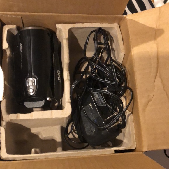 JvC HD camera recorder - Picture 3 of 4